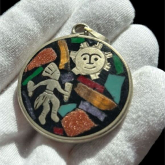 Vintage Mexican Aztec calendar 925 Sterling stamped 2 inch in laid with stones - Picture 1 of 11